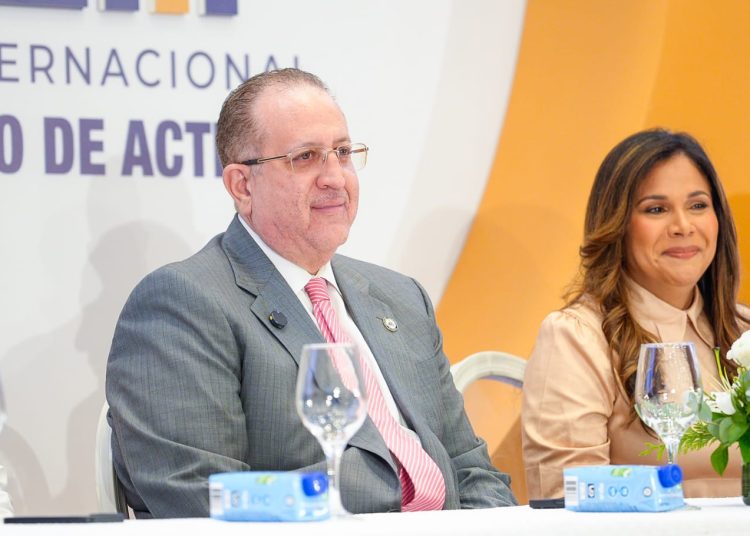El titular de Hacienda defendió que la estrategia consistió en cambiar la composición del gasto, reduciendo partidas corrientes para fortalecer la inversión.