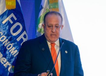 Magín Díaz fue enfático en que no existe una fecha para la presentación de una reforma tributaria.