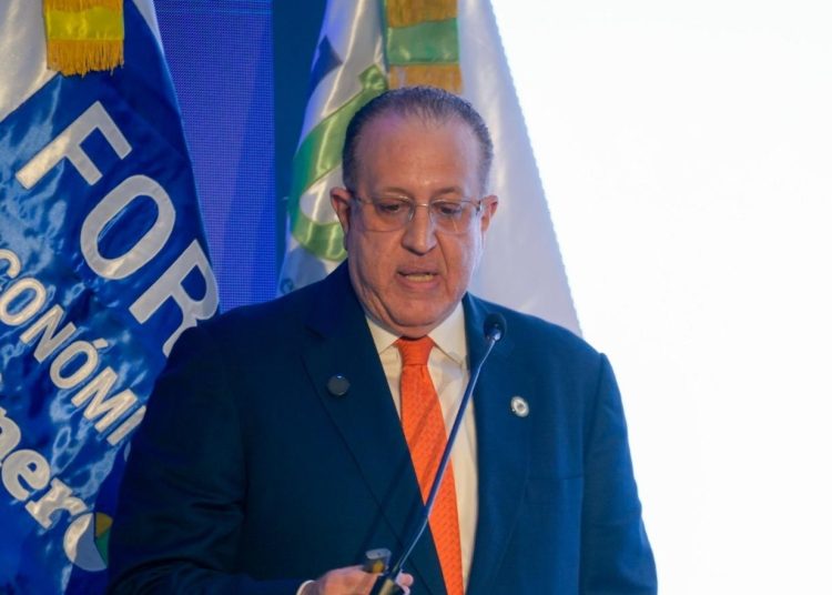 Magín Díaz fue enfático en que no existe una fecha para la presentación de una reforma tributaria.