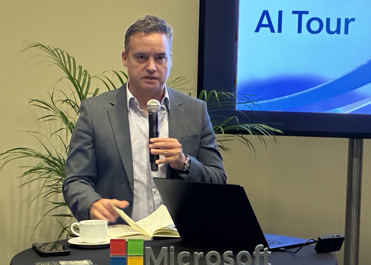 Manuel Pliego, director de asuntos gubernamentales de Microsoft México, apuntó que la adopción de la IA en el país es de apenas un 17.8% entre la población económicamente activa.