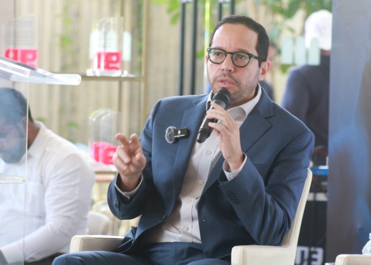 El titular del Ministerio de Administración Pública resaltó la necesidad de talento joven en el sector tecnológico, debido a la alta demanda que tiene.