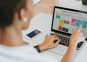 El empresario Juan Roberto Musa cita algunas estrategias para mantener la atención de los usuarios.