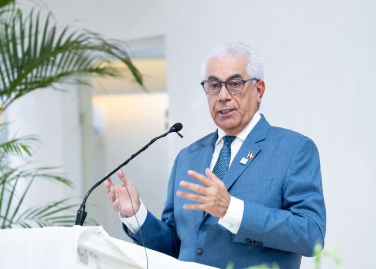 Martín Robles Morillo destaca reducieron averías del sistema eléctrico y aumentaron capacidad de transporte de energía.