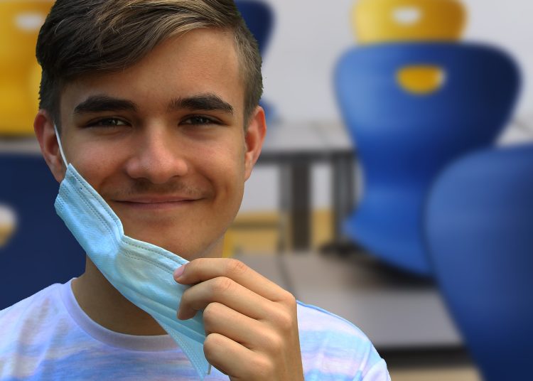 Mascarilla escuela colegio