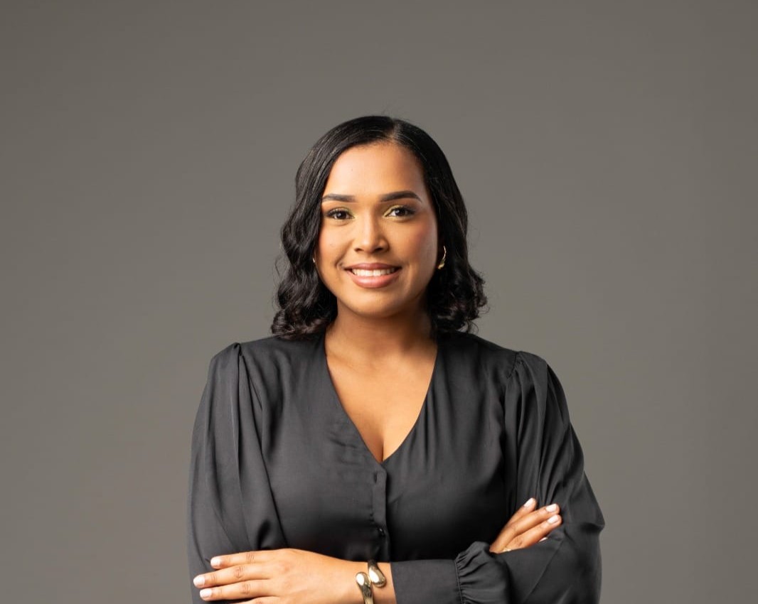 Massiel de Jesús, de elDinero, gana premio internacional “Pasaporte Abierto 2026”