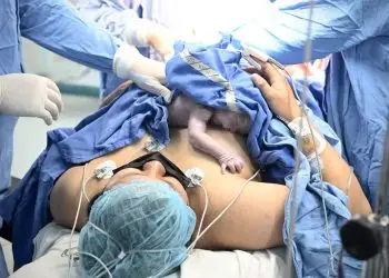 Muchas pacientes no conocen sus derechos o no los exigen por temor o normalización del maltrato. | Fuente externa