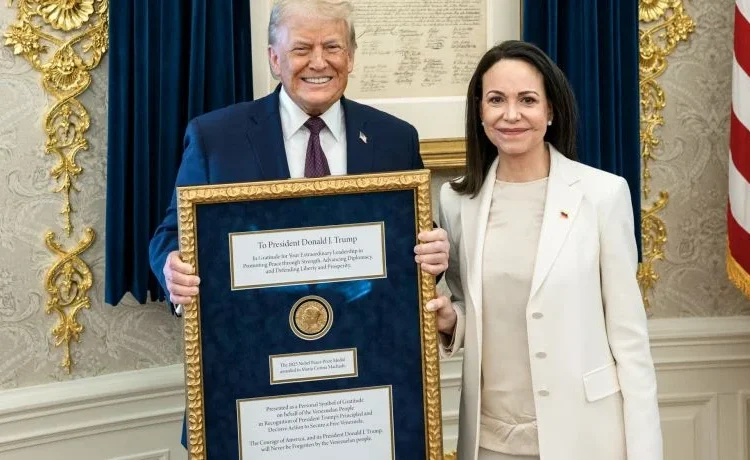 Trump y Machado habían adelantado por separado sobre la entrega de la medalla, que ocurrió durante el almuerzo.