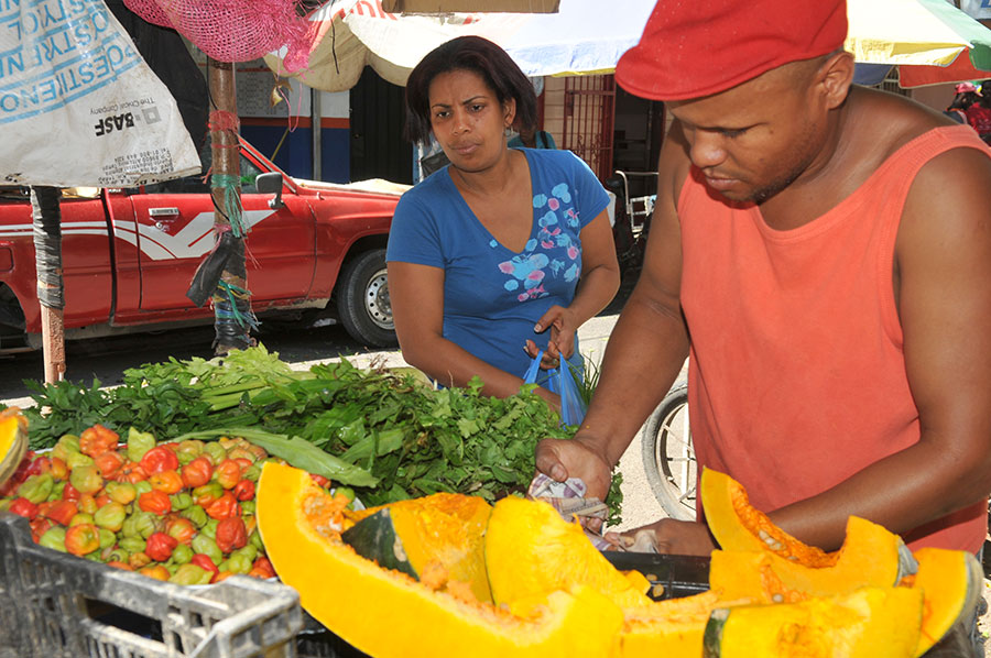 La población más vulnerable necesita un incremento de salario para que se derrame el crecimiento.