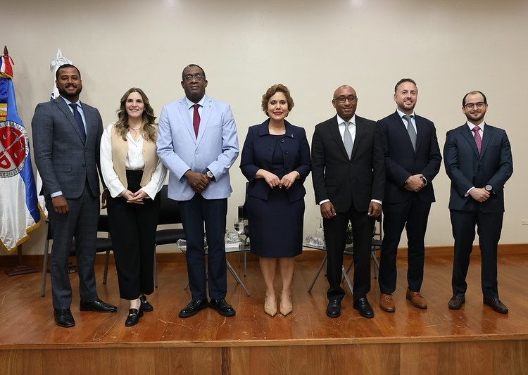 Expertos destacan que la reforma permitirá reglas más claras para competir, mayor inversión y mejores opciones para los consumidores.