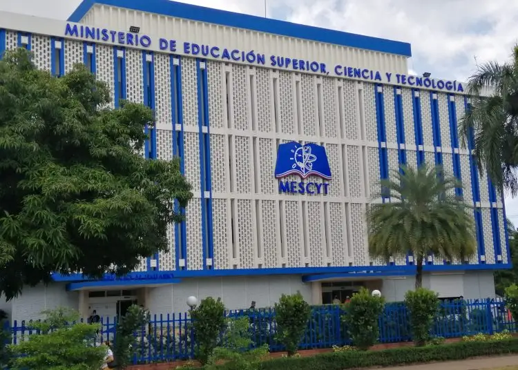 Participan en las becas nacionales las universidades Autónoma de Santo Domingo (UASD), Iberoamericana (UNIBE), Pontificia Católica Madre y Maestra (Pucmm), Unapec, Nacional Pedro Henríquez Ureña (Unphu), y la Organización y Método (O&M) y otras universidades.