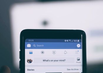 En junio, sin embargo, Meta paralizó los planes para entrenar sus modelos de IA con el contenido público compartido por adultos en Facebook e Instagram en la UE, debido a la legislación comunitaria.