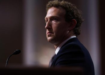 Asimismo se ha eliminado una parte de su política anterior en la que se especificaba que, entre otros, estaba prohibido referirse a las mujeres como "objetos del hogar o propiedad".