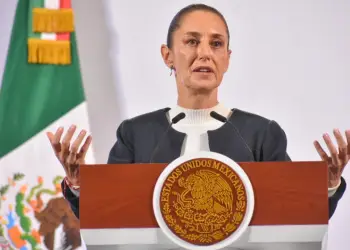 Mientras que la contribución fiscal asciende a US$121,500 millones al considerar a todos los migrantes mexicanos en general.