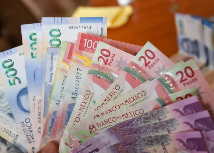 La subida en México se reporta tras difundirse que la economía de Estados Unidos, a donde va más del 80% de las exportaciones mexicanas, creció un 0.7% durante el segundo trimestre, tres décimas más que los tres meses previos, por el aumento del consumo.