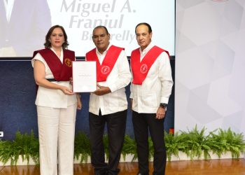 Resaltan amplia trayectoria de aportes sociales y al ejercicio de la comunicación en el país.