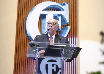 Milton Ray Guevara durante la entrega de los Premios Fundación Corripio 2025.