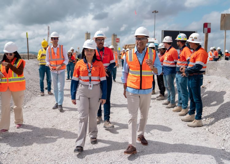 Recientemente el ministro Joel Santos visitó las instalaciones de la minería Barrick Pueblo Viejo, la principal exportadora de oro del país.