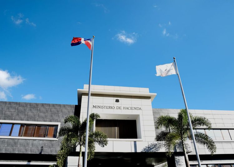 Cerca del 30% se destinó al pago de intereses de la deuda pública, equivalente a aproximadamente RD$50,939 millones.