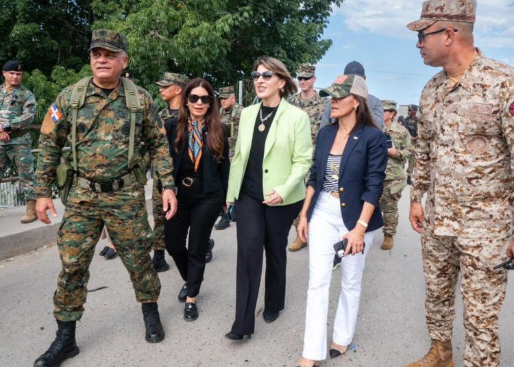 Esta visita reviste una alta importancia estratégica, ya que así se fortalecen los lazos de cooperación y confianza entre República Dominicana y Estados Unidos.