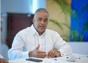 El ministro Santos enfatizó la necesidad de que las subcomisiones tengan un tiempo definido para presentar resultados y trabajen en base a objetivos concretos.