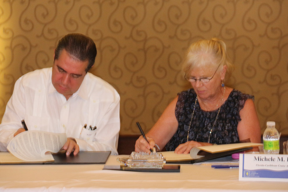mitur firma acuerdo con faac
