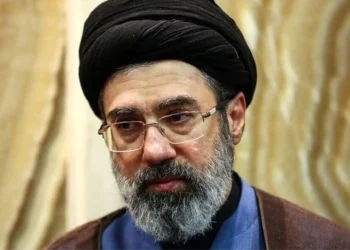 Mojtaba Jameneí, nuevo líder supremo de Irán, cuyo nombramiento eleva la tensión en Oriente Medio.