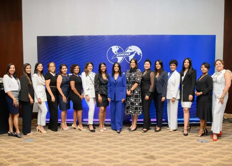 Ante estas expresiones, Anmepro destacó que miles de mujeres en la República Dominicana han demostrado que es posible equilibrar sus aspiraciones personales y profesionales con sus responsabilidades familiares.