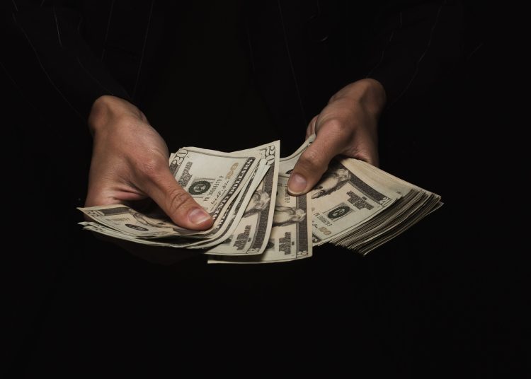 Dólares | Pixabay.
