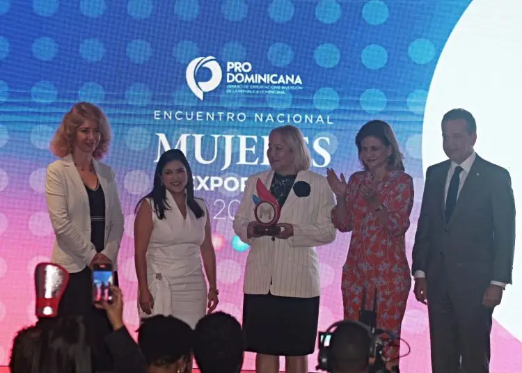 Vicepresidenta señaló que más de 700 empresas lideradas por mujeres han contribuido con más de US$3,100 millones en exportaciones a nuestra economía en los últimos dos años.