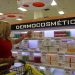 Mujer compra cosméticos. | Ronny Cruz.