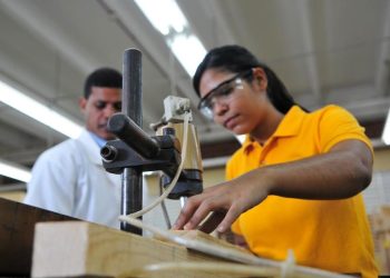 En términos de inclusión, destaca que la participación femenina pasó de 52.59% a 53.52% y la ocupación de 48.38% a 49.28%.