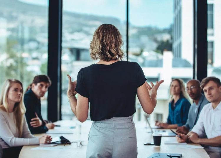 La dificultad y desigualdad para acceder a créditos y el alto costo de la formalización son las principales limitantes que deben enfrentar las mujeres emprendedoras.