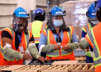 En el 2022, el 54.4% de las mujeres en la manufacturera local terminaron trabajando en el sector formal, mientras, en 2016, era 53.15%.