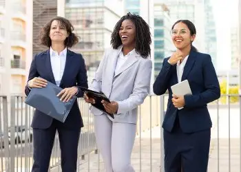 Aproximadamente el 28.47% de féminas está en consejos de dirección de las EIF.