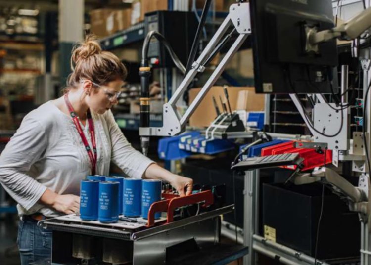 Respecto a las ventas totales de las empresas femeninas, el documento del MICM indica que ascendieron a RD$24,165.3 millones en el 2022. - Fuente externa.