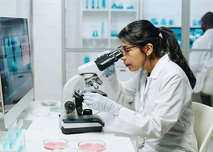 Esta inclusión motiva a mujeres a ser parte de carreras que han sido dominadas por hombres.