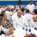 Andrés Bautista, y el director general de Impuestos Internos, Luis Valdez, encabezaron un almuerzo navideño en el sector Cristo Rey.