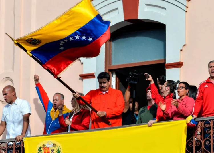 Ejecutivo venezolano expresó "su más firme rechazo ante las injerencistas acciones y declaraciones de un grupo de Gobiernos de derecha, subordinados a Washington y comprometidos abiertamente con los más sórdidos postulados ideológicos del fascismo internacional, que pretenden desconocer los resultados electorales".