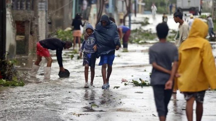 Melissa provocó el daño o el cierre de muchas escuelas.