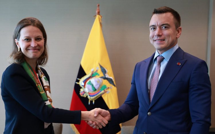 La vicepresidenta regional del Banco Mundial conversó con Noboa sobre energía e infraestructura resiliente.