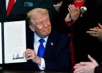 Trump anunció que subirá del 10% al 15% este nuevo gravamen global.