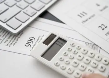 Para quienes inician el 2025 con una carga considerable de deudas, Brioso aconseja reconocer la situación actual y adoptar medidas adecuadas para evitar que la situación empeore.- Fuente externa.