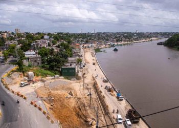 En la distribución porcentual del área total de construcción, las obras activas en ejecución representan más del 70% del total.