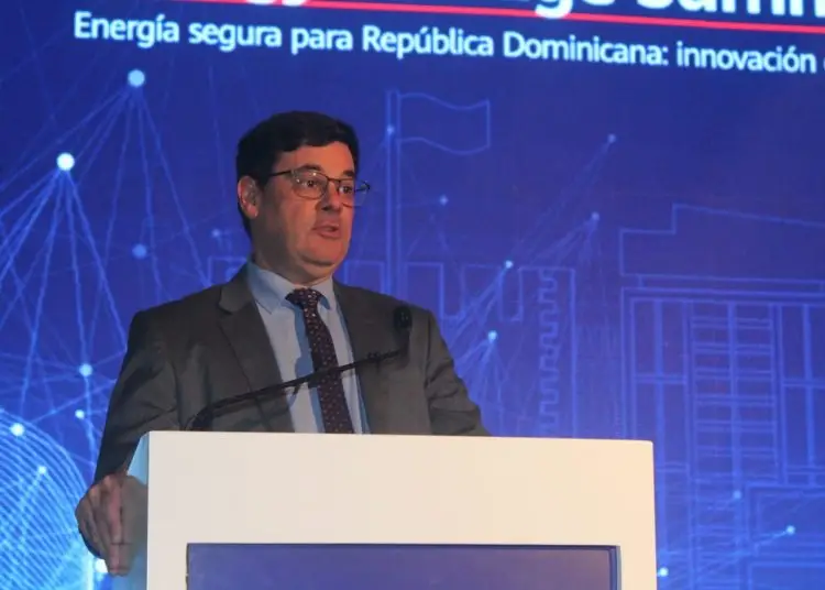 Durante su intervención en el “Energy Storage Summit 2024”, Cantero subrayó que el almacenamiento energético debe ser prioridad para los gobiernos de la región.
