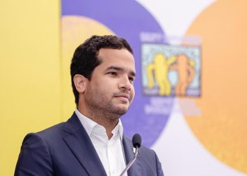 La Ley 5-13 sobre Discapacidad en República Dominicana establece cuotas de inclusión laboral de personas con discapacidad.