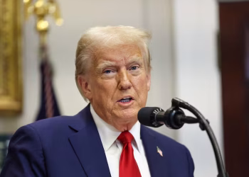 La política de máxima presión contra Irán hundió la economía iraní hasta hoy, pero la República Islámica no se derrumbó y hoy tiene “más capacidades nucleares” que en 2018, sostuvo Zarif.