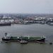 Instalaciones petroleras en Medio Oriente afectadas por el conflicto, que ha provocado una drástica reducción del suministro y un fuerte aumento de los precios del crudo.