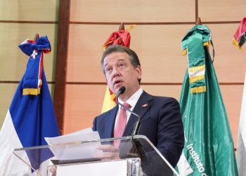 Víctor "Ito" Bisonó, ministro de Industria y Comercio. - Fuente externa.