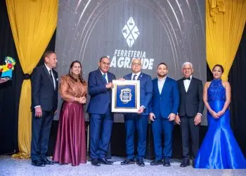 Critiana Rodríguez, Miguel Franjul, Jairon Severino (elDinero), Persio Sánchez y Ricardo de los Santos.