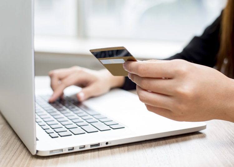 El Banco Central reporta que al cierre de 2024 había en circulación 12.9 millones de tarjetas vigentes y activas en República Dominicana.